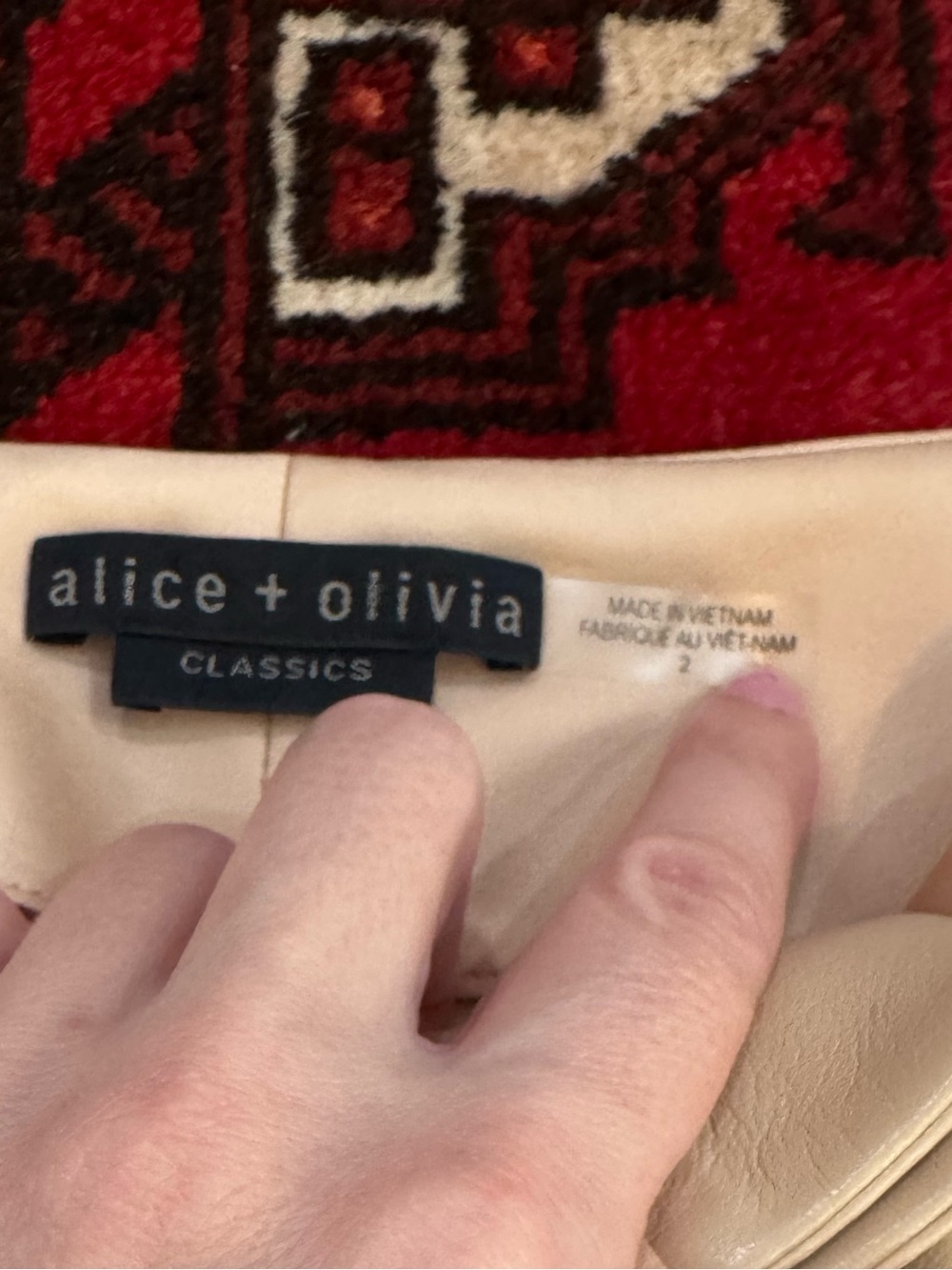 Alice & Olivia Steffie faux leather Shorts - Picture 4 of 5